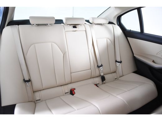 BMW 3 Serie 318i Luxury *1ste Eigenaar*Leer*Navigatie*Stoelverwarming*Parkassist* ActivLease financial lease