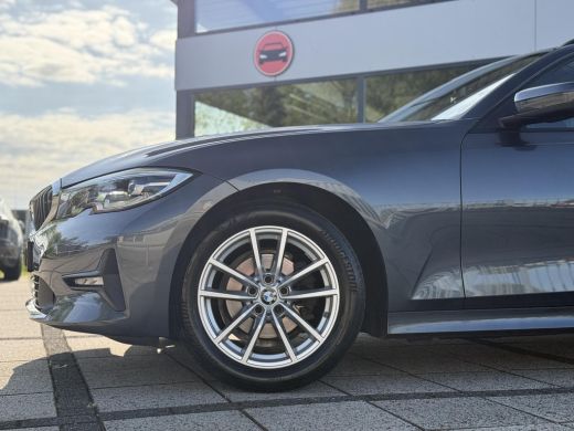 BMW 3 Serie Touring 318d Business Edition | Navi | ECC | Trekhaak | ActivLease financial lease