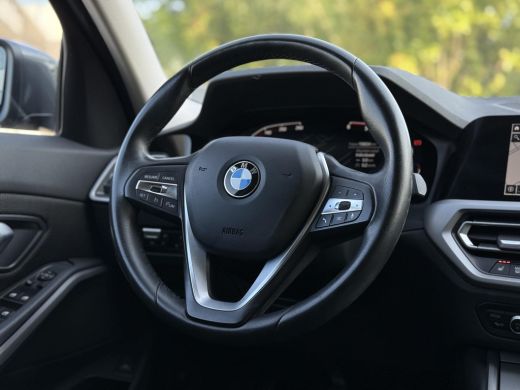 BMW 3 Serie Touring 318d Business Edition | Navi | ECC | Trekhaak | ActivLease financial lease