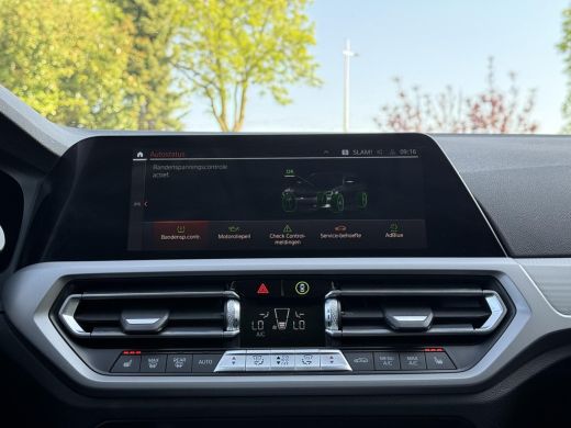 BMW 3 Serie Touring 318d Business Edition | Navi | ECC | Trekhaak | ActivLease financial lease