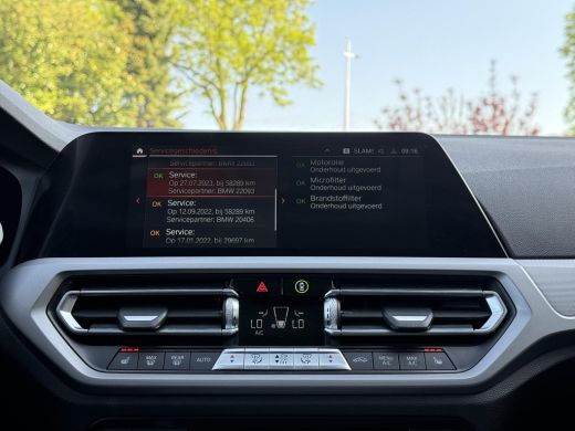 BMW 3 Serie Touring 318d Business Edition | Navi | ECC | Trekhaak | ActivLease financial lease