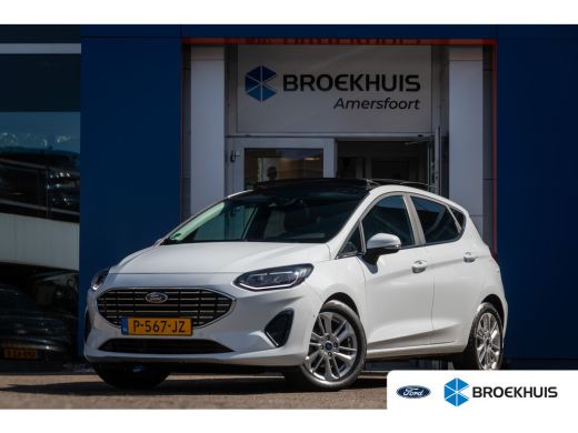 Ford Fiesta 1.0 EcoBoost Titanium | Achteruitrijcamera | Elektrisch glazen panorama-dak Ford Fiesta 1.0 EcoBoost Titanium | Achteruitrijcamera | Elektrisch glazen panorama-dak
