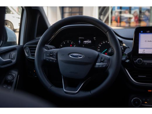Ford Fiesta 1.0 EcoBoost Titanium | Achteruitrijcamera | Elektrisch glazen panorama-dak ActivLease financial lease
