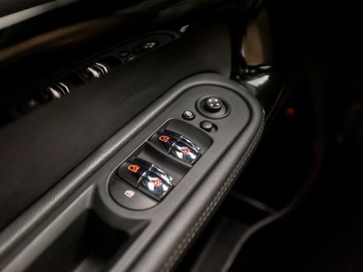 Mini Countryman 2.0 Cooper S Chili 192Pk Automaat (GROOT NAVI, CLIMATE, LEDER, STOELVERWARMING, SPORTSTOELEN, LED... ActivLease financial lease