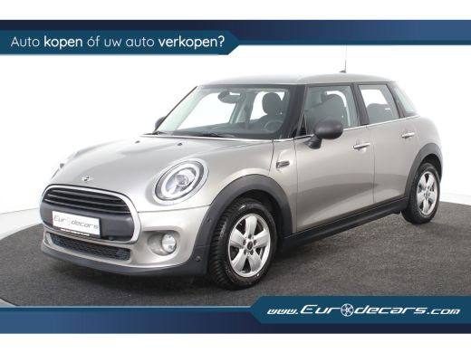Mini Mini 1.5 One *1ste Eigenaar*Navigatie*Stoelverwarming*Parkassist* Mini Mini 1.5 One *1ste Eigenaar*Navigatie*Stoelverwarming*Parkassist*