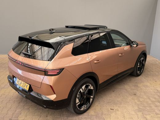 Opel Grandland GS 73 kWh | Focal | Pano | 20 '' LMV | Stoel- + Stuurverwarming | Audio installatie premium | Ele... ActivLease financial lease