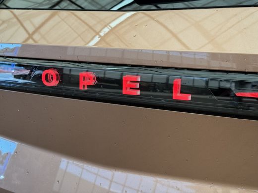 Opel Grandland GS 73 kWh | Focal | Pano | 20 '' LMV | Stoel- + Stuurverwarming | Audio installatie premium | Ele... ActivLease financial lease