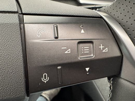 Opel Grandland GS 73 kWh | Focal | Pano | 20 '' LMV | Stoel- + Stuurverwarming | Audio installatie premium | Ele... ActivLease financial lease