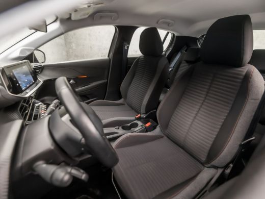Peugeot 208 1.2 PureTech Sport (APPLE CARPLAY, GROOT NAVI, PARKEERSENSOREN, SPORTSTOELEN, LANE ASSIST, CRUISE... ActivLease financial lease