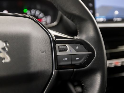 Peugeot 208 1.2 PureTech Sport (APPLE CARPLAY, GROOT NAVI, PARKEERSENSOREN, SPORTSTOELEN, LANE ASSIST, NIEUWE... ActivLease financial lease