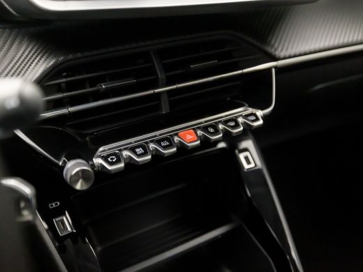 Peugeot 208 1.2 PureTech Sport (APPLE CARPLAY, GROOT NAVI, PARKEERSENSOREN, SPORTSTOELEN, LM VELGEN, LANE ASS... ActivLease financial lease