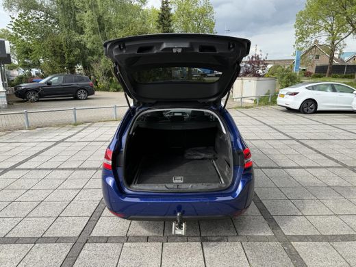 Peugeot 308 SW 1.5 BlueHDi 130pk Premium | Navi  | Camera | Panorama | Trekhaak | ActivLease financial lease