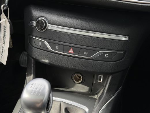 Peugeot 308 SW 1.5 BlueHDi 130pk Premium | Navi  | Camera | Panorama | Trekhaak | ActivLease financial lease