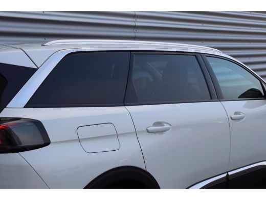Peugeot 5008 1.2 PURETECH 130PK 7-ZITS ALLURE PACK AUTOMAAT / NAVI / CLIMA / PDC / 18" LMV / CAMERA / KEYLESS ... ActivLease financial lease
