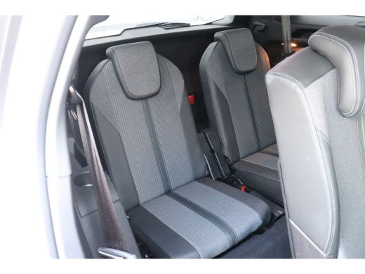 Peugeot 5008 1.2 PURETECH 130PK 7-ZITS ALLURE PACK AUTOMAAT / NAVI / CLIMA / PDC / 18" LMV / CAMERA / KEYLESS ... ActivLease financial lease