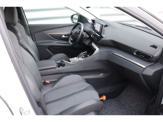 Peugeot 5008 1.2 PURETECH 130PK 7-ZITS ALLURE PACK AUTOMAAT / NAVI / CLIMA / PDC / 18" LMV / CAMERA / KEYLESS ... ActivLease financial lease