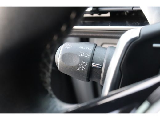 Peugeot 5008 1.2 PURETECH 130PK 7-ZITS ALLURE PACK AUTOMAAT / NAVI / CLIMA / PDC / 18" LMV / CAMERA / KEYLESS ... ActivLease financial lease