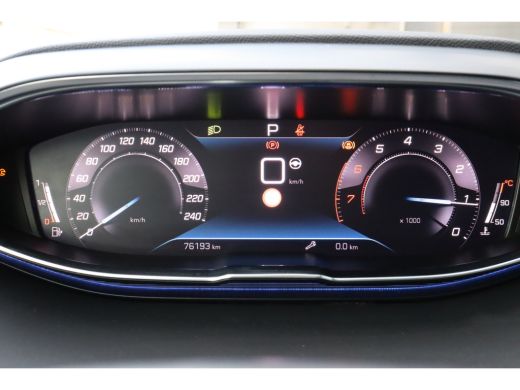 Peugeot 5008 1.2 PURETECH 130PK 7-ZITS ALLURE PACK AUTOMAAT / NAVI / CLIMA / PDC / 18" LMV / CAMERA / KEYLESS ... ActivLease financial lease