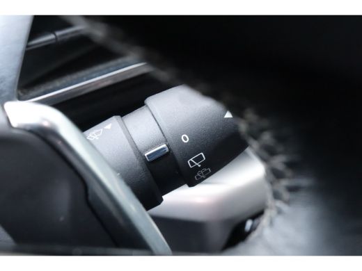 Peugeot 5008 1.2 PURETECH 130PK 7-ZITS ALLURE PACK AUTOMAAT / NAVI / CLIMA / PDC / 18" LMV / CAMERA / KEYLESS ... ActivLease financial lease