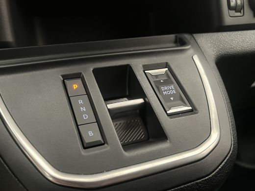 Peugeot e-Expert EV L3 75 kWh | 75KwH | Techno Nav Pakket | Verwarmbare voorstoelen | Grop Control | Comfortwand | ActivLease financial lease