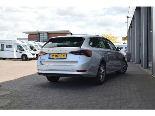 Skoda Octavia Combi 1.5 TSI First Edition | Apple CarPlay | Stoelverw. | Virtual | Camera ActivLease financial lease