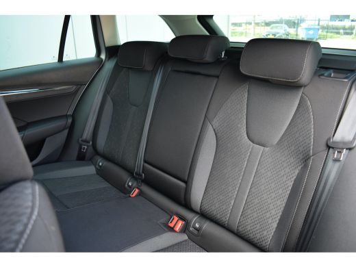 Skoda Octavia Combi 1.5 TSI First Edition | Apple CarPlay | Stoelverw. | Virtual | Camera ActivLease financial lease