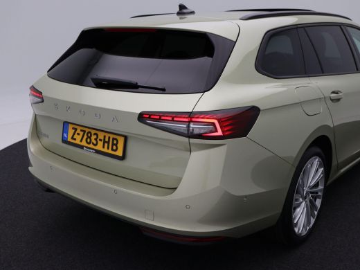 Skoda Superb Combi First Edition 1.5 TSi 150 Pk Automaat | Full LED | Panoramadak | Leder | 19 Inch | 360 Came... ActivLease financial lease