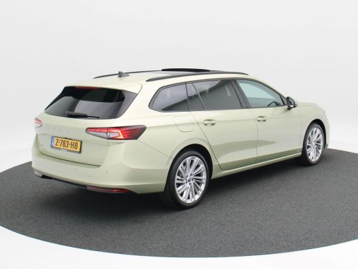 Skoda Superb Combi First Edition 1.5 TSi 150 Pk Automaat | Full LED | Panoramadak | Leder | 19 Inch | 360 Came... ActivLease financial lease