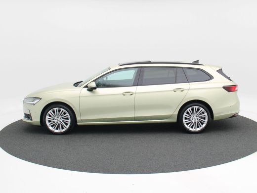 Skoda Superb Combi First Edition 1.5 TSi 150 Pk Automaat | Full LED | Panoramadak | Leder | 19 Inch | 360 Came... ActivLease financial lease