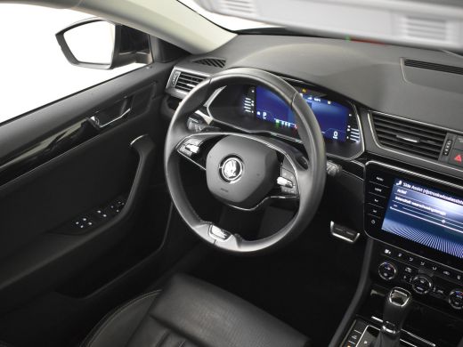 Skoda Superb Combi Laurin klement 1.4 TSI iV 218pk PHEV Laurin & Klement | Trekhaak | Canton Audio | Keyless |... ActivLease financial lease