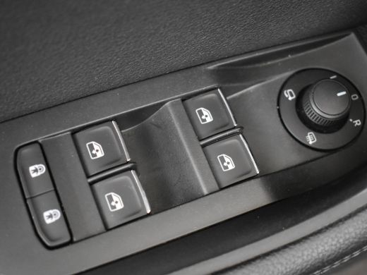 Skoda Superb Combi Laurin klement 1.4 TSI iV 218pk PHEV Laurin & Klement | Trekhaak | Canton Audio | Keyless |... ActivLease financial lease