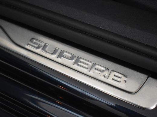 Skoda Superb Combi Laurin klement 1.4 TSI iV 218pk PHEV Laurin & Klement | Trekhaak | Canton Audio | Keyless |... ActivLease financial lease