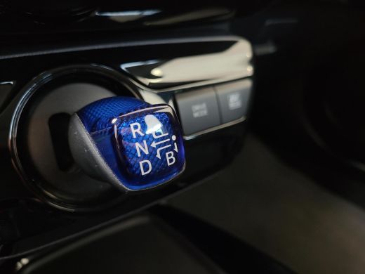 Toyota Prius 1.8 Dynamic | Apple CarPlay | Trekhaak | Navigatie | Rijklaarprijs incl. garantie | ActivLease financial lease