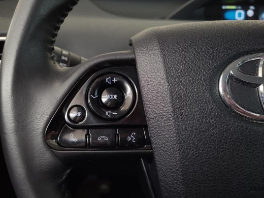 Toyota Prius 1.8 Dynamic | Apple CarPlay | Trekhaak | Navigatie | Rijklaarprijs incl. garantie | ActivLease financial lease