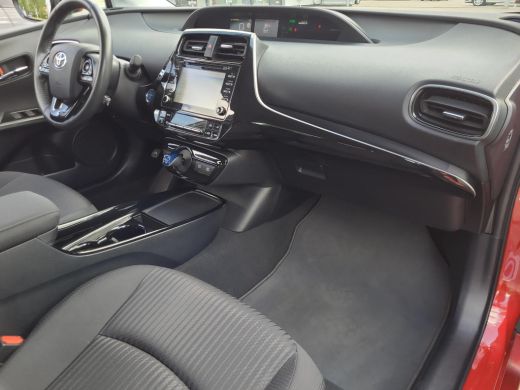 Toyota Prius 1.8 Dynamic | Apple CarPlay | Trekhaak | Navigatie | Rijklaarprijs incl. garantie | ActivLease financial lease