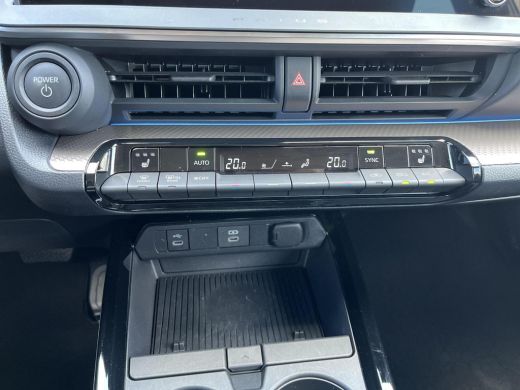 Toyota Prius 2.0 Plug-in Executive | Navigatie | Apple CarPlay/Android auto | Achteruitrijcamera | Elektrisch ... ActivLease financial lease