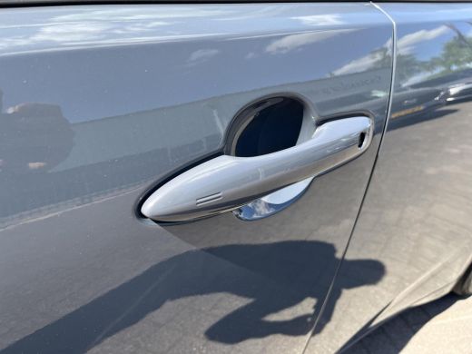 Toyota Prius 2.0 Plug-in Executive | Navigatie | Apple CarPlay/Android auto | Achteruitrijcamera | Elektrisch ... ActivLease financial lease
