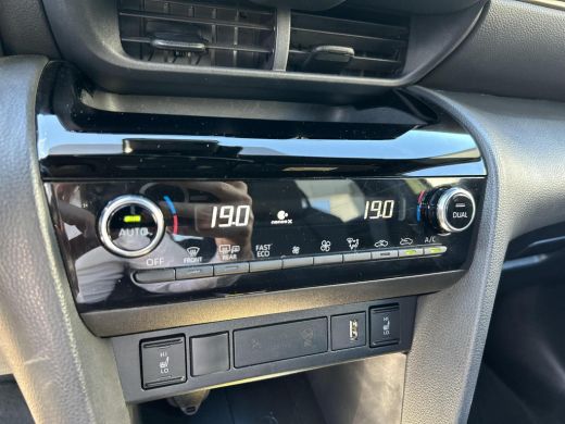 Toyota Yaris Cross 1.5 Hybrid Adventure Bi-tone ActivLease financial lease