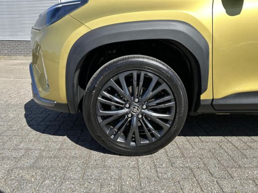Toyota Yaris Cross 1.5 Hybrid Adventure Bi-tone ActivLease financial lease