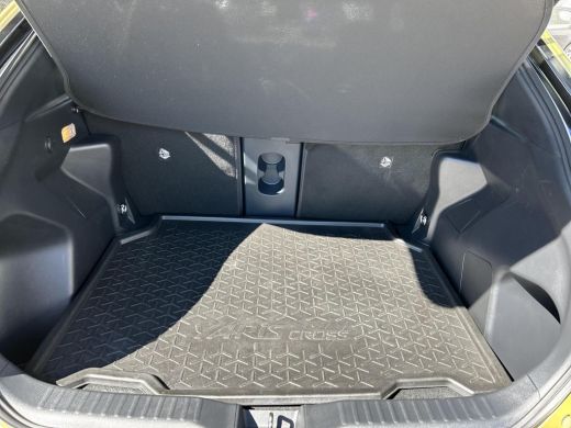 Toyota Yaris Cross 1.5 Hybrid Adventure Bi-tone ActivLease financial lease