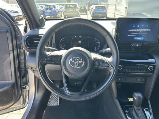 Toyota Yaris Cross 1.5 Hybrid Adventure Bi-tone ActivLease financial lease