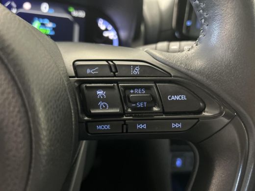 Toyota Yaris Cross 1.5 Hybrid Adventure Bi-tone ActivLease financial lease