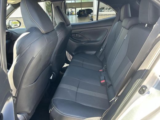 Toyota Yaris Cross 1.5 Hybrid Adventure Bi-tone ActivLease financial lease