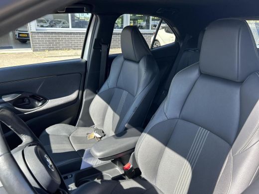 Toyota Yaris Cross 1.5 Hybrid Adventure Bi-tone ActivLease financial lease