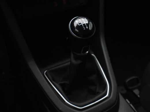 Volkswagen Caddy 2.0 TDI L1H1 BMT C-Edition Navigatie PDC 17"lm velgen LED Carplay ACC ActivLease financial lease