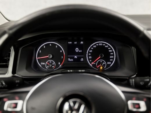 Volkswagen Polo 1.0 TSI Sportline (APPLE CARPLAY, GROOT NAVI, PARKEERSENSOREN, ADAPTIVE CRUISE, GETINT GLAS, SPOR... ActivLease financial lease