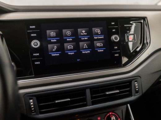 Volkswagen Polo 1.0 TSI Sportline (APPLE CARPLAY, GROOT NAVI, PARKEERSENSOREN, ADAPTIVE CRUISE, GETINT GLAS, SPOR... ActivLease financial lease
