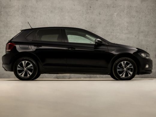 Volkswagen Polo 1.0 TSI Sportline (APPLE CARPLAY, GROOT NAVI, PARKEERSENSOREN, ADAPTIVE CRUISE, GETINT GLAS, SPOR... ActivLease financial lease