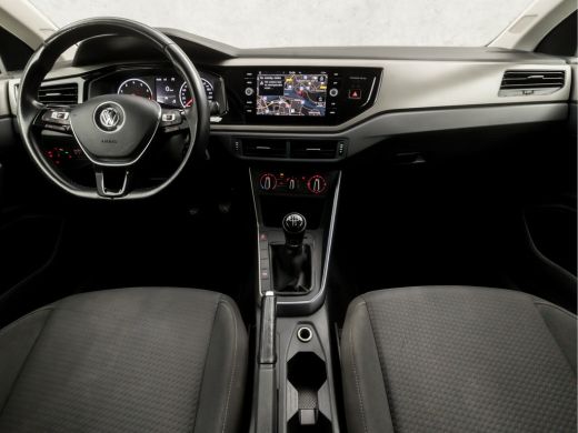 Volkswagen Polo 1.0 TSI Sportline (APPLE CARPLAY, GROOT NAVI, PARKEERSENSOREN, ADAPTIVE CRUISE, GETINT GLAS, SPOR... ActivLease financial lease