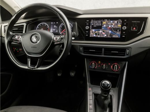 Volkswagen Polo 1.0 TSI Sportline (APPLE CARPLAY, GROOT NAVI, PARKEERSENSOREN, ADAPTIVE CRUISE, GETINT GLAS, SPOR... ActivLease financial lease